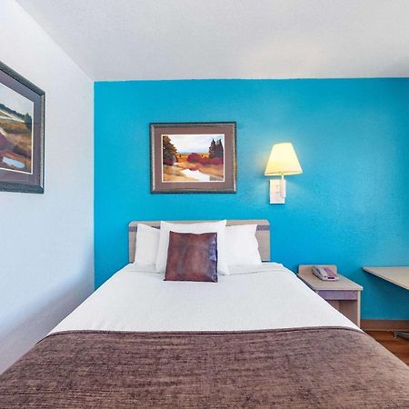 Travelodge By Wyndham Miles City Εξωτερικό φωτογραφία